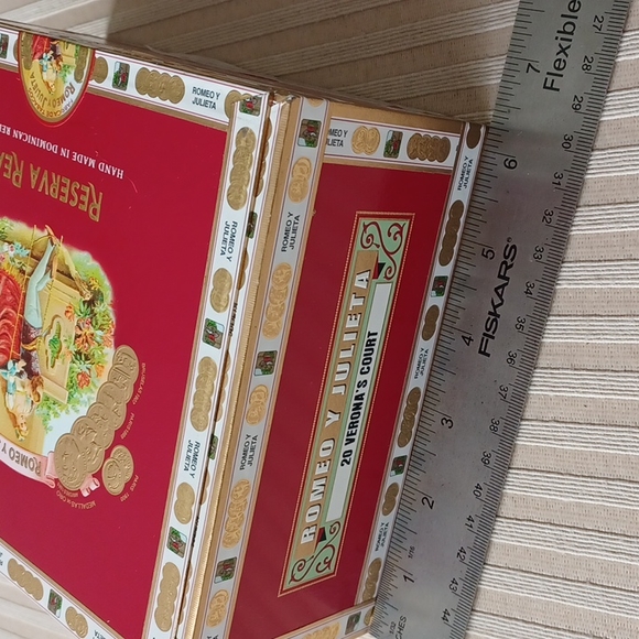 Romeo Y Julieta Empty Wood Cigar Box - Picture 9 of 10